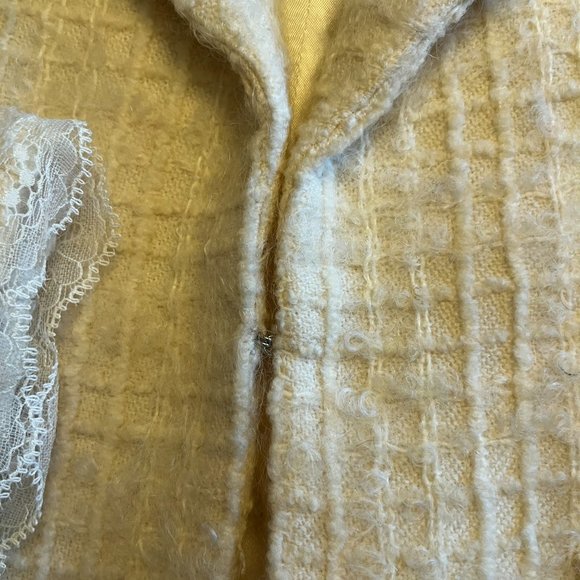 San Remo Cream waffle texture with lace trim, Fits size 8 - Picture 7 of 9